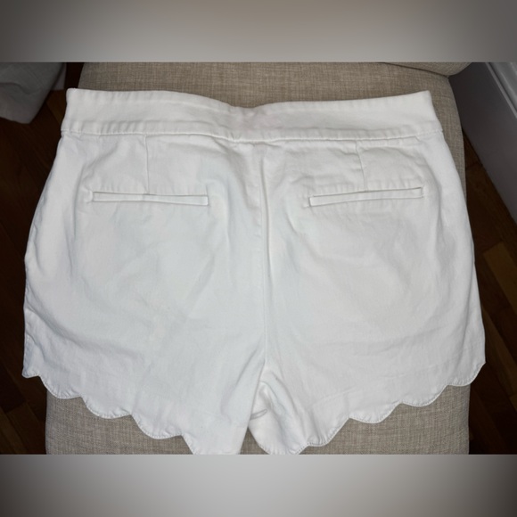 LOFT Riviera White Short Size 4 - Picture 2 of 3